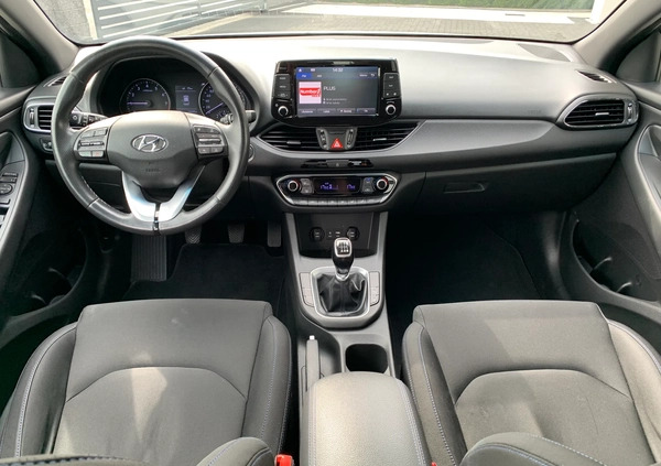 Hyundai I30 cena 46900 przebieg: 74800, rok produkcji 2018 z Września małe 137